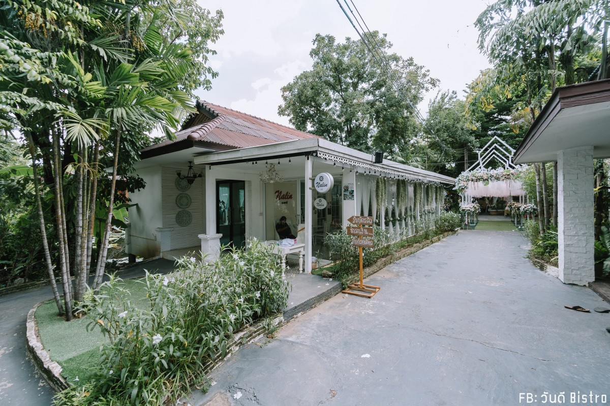 ก๋วยเตี๋ยวต้มยำไผ่ยักษ์ หลงรักบรรยากาศริมน้ำ พร้อมเติมความหวานกับนลินคาเฟ่