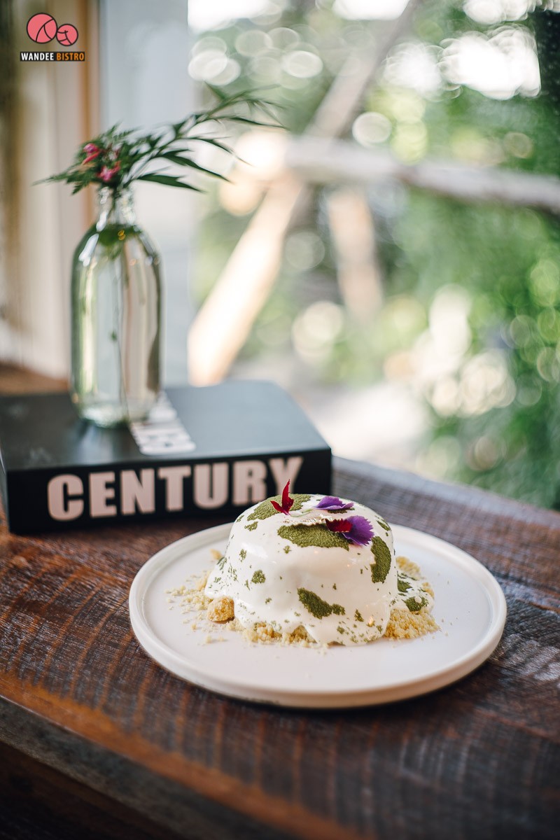 Roof Republic คาเฟ่สไตล์โรงนาอังกฤษท่ามกลางสวนสวย