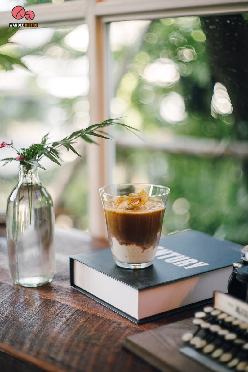 Roof Republic คาเฟ่สไตล์โรงนาอังกฤษท่ามกลางสวนสวย