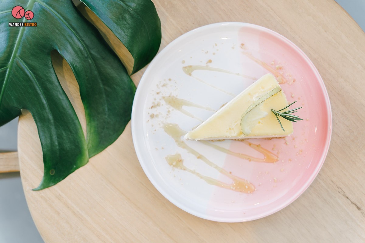 Bless Bar Café คาเฟ่สีขาวเอาใจสายมินิมอล