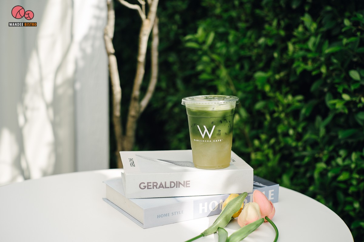 Wanichcha วณิชชา คาเฟ่เขาวงกต สไตล์มินิมอล ในพื้นที่สนามบอล