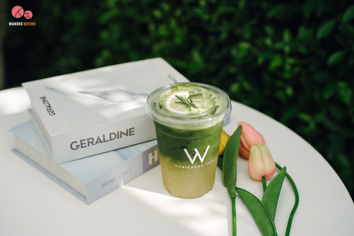 Wanichcha วณิชชา คาเฟ่เขาวงกต สไตล์มินิมอล ในพื้นที่สนามบอล