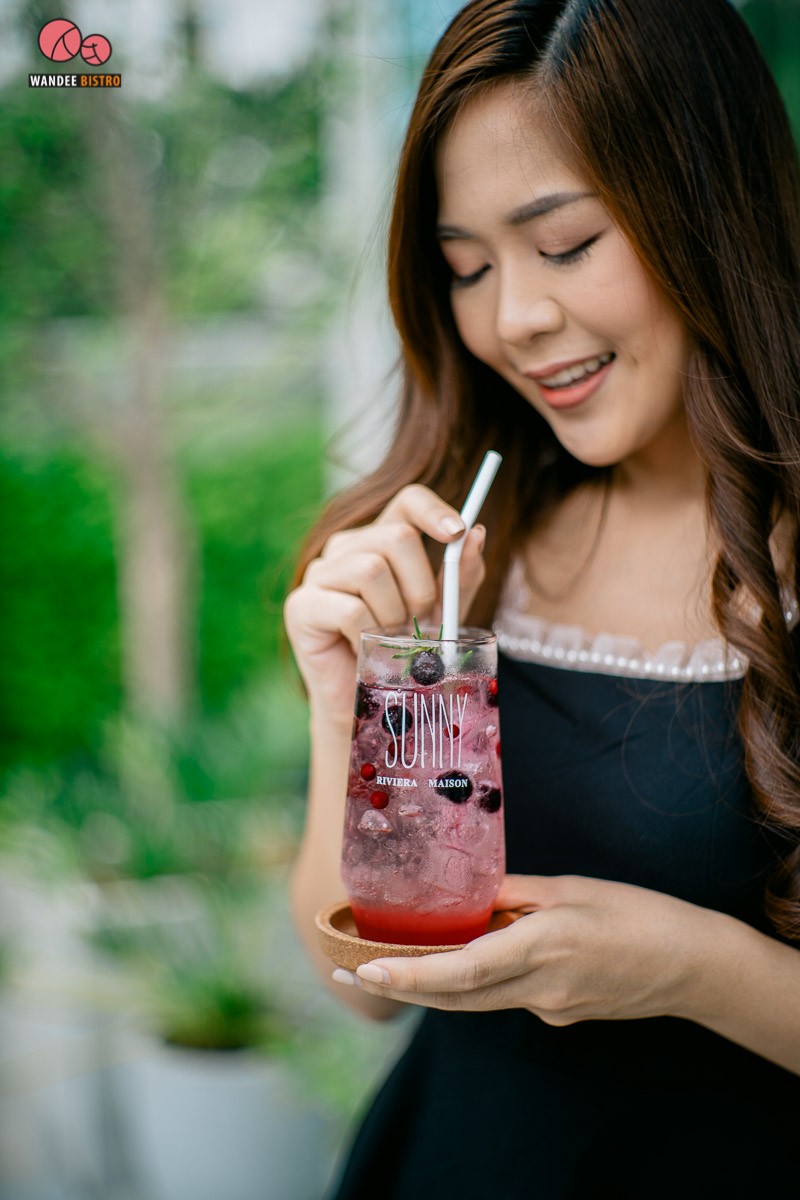 Coach House Cafe คาเฟ่สไตล์มินิมอล ย่านรามอินทรา มียิม มีเมนูออร์แกนิค มีมุมถ่ายรูปเยอะมาก