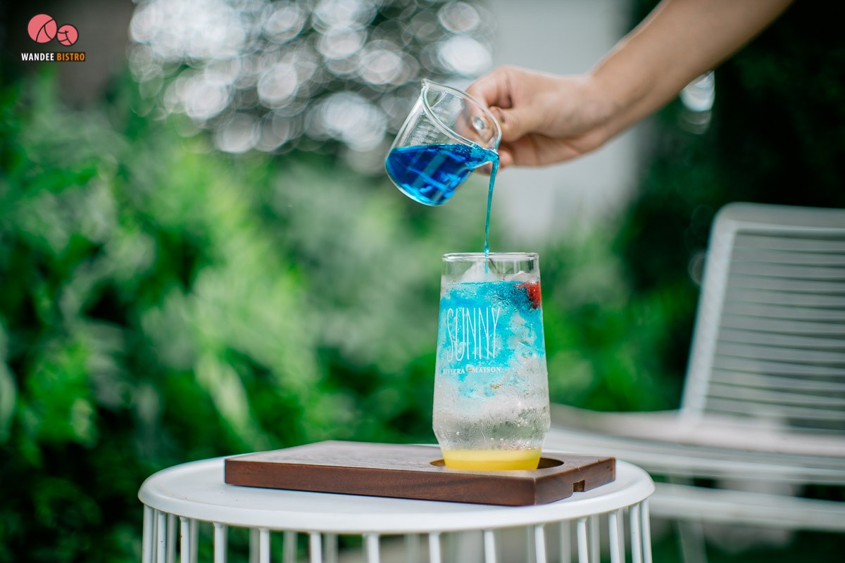 Coach House Cafe คาเฟ่สไตล์มินิมอล ย่านรามอินทรา มียิม มีเมนูออร์แกนิค มีมุมถ่ายรูปเยอะมาก