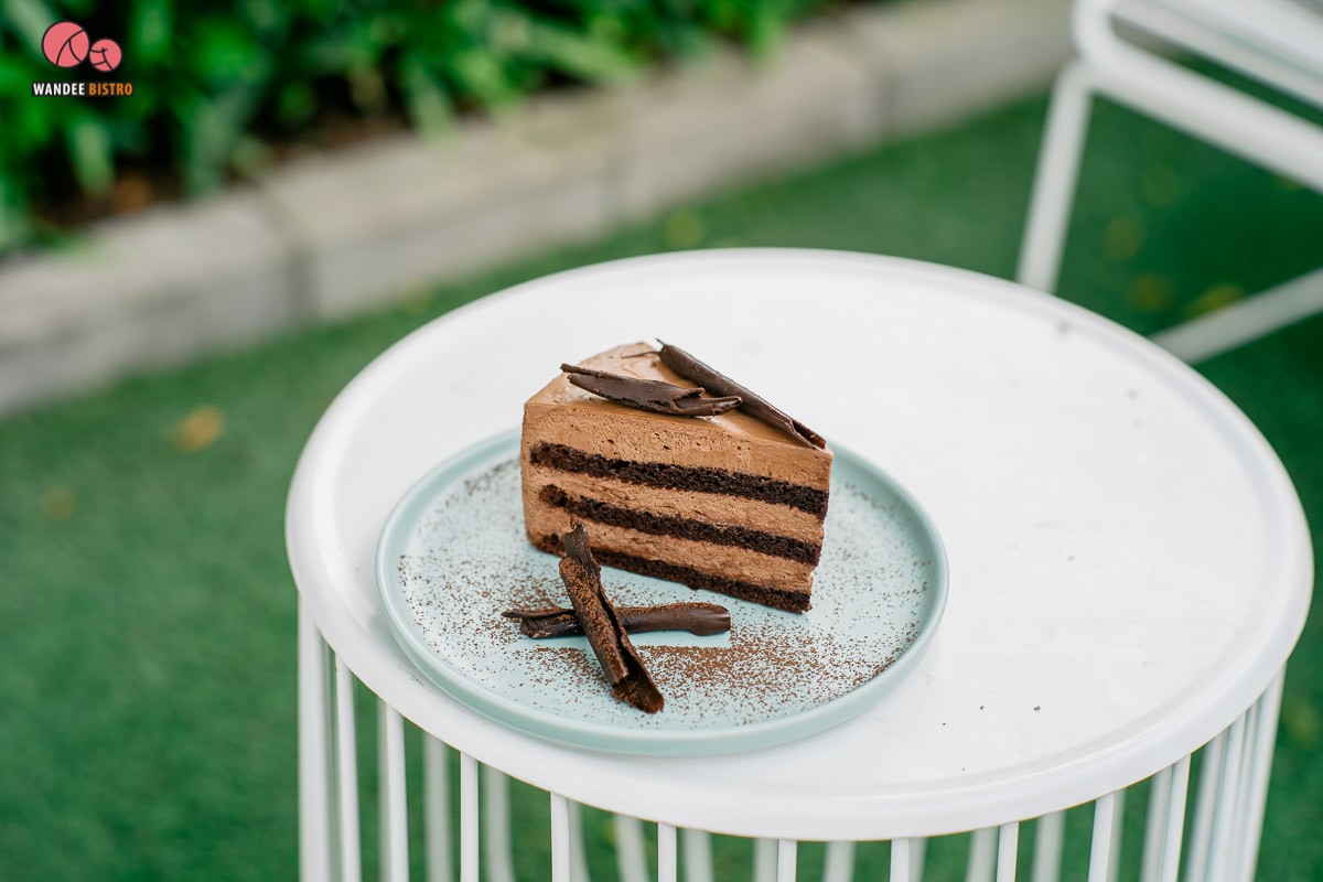 Coach House Cafe คาเฟ่สไตล์มินิมอล ย่านรามอินทรา มียิม มีเมนูออร์แกนิค มีมุมถ่ายรูปเยอะมาก