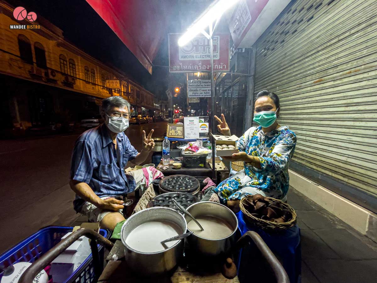 ขนมครกคุณน้อยบ้านหม้อ สูตรโบราณทาชันในเบ้าขนมครก