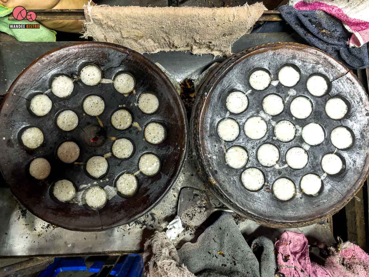 ขนมครกคุณน้อยบ้านหม้อ สูตรโบราณทาชันในเบ้าขนมครก