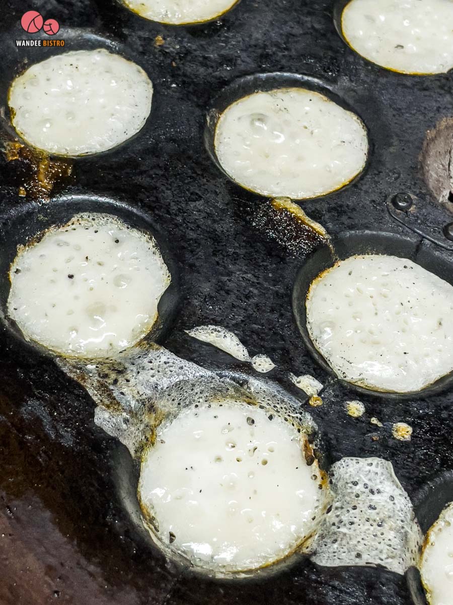 ขนมครกคุณน้อยบ้านหม้อ สูตรโบราณทาชันในเบ้าขนมครก