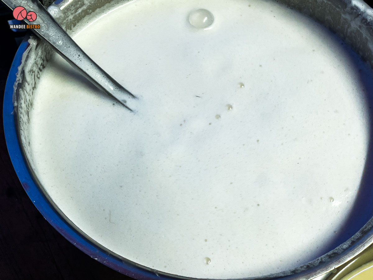 ขนมครกคุณน้อยบ้านหม้อ สูตรโบราณทาชันในเบ้าขนมครก