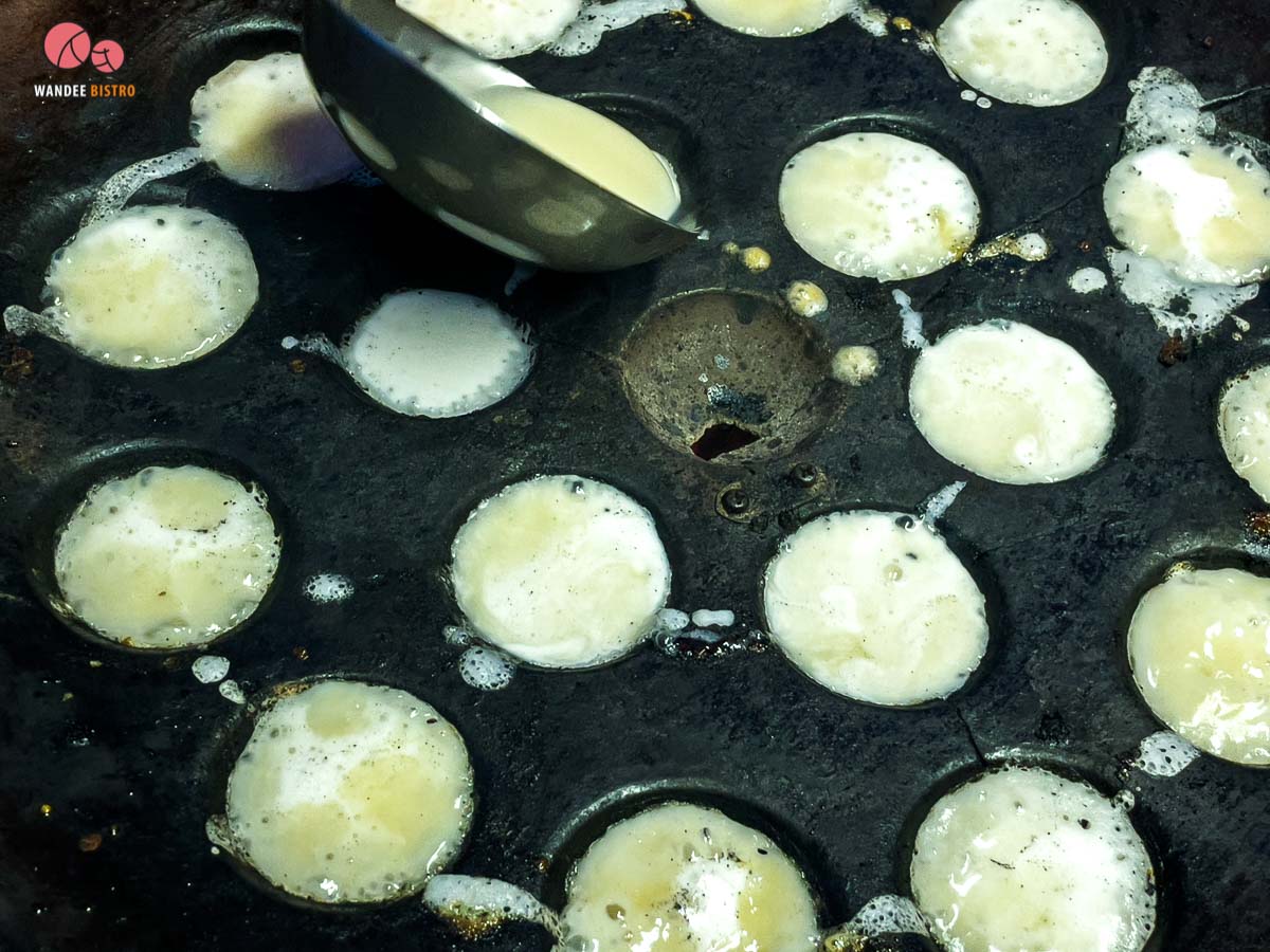 ขนมครกคุณน้อยบ้านหม้อ สูตรโบราณทาชันในเบ้าขนมครก