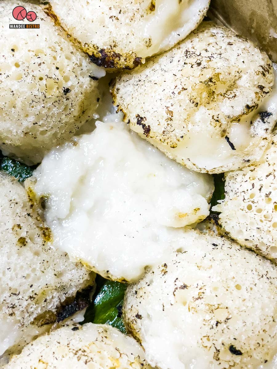 ขนมครกคุณน้อยบ้านหม้อ สูตรโบราณทาชันในเบ้าขนมครก