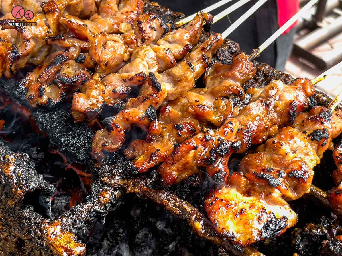 หมูปิ้งสูตรอากง ร้านดังเจ้าเก่าย่านเสาชิงช้า ที่เปิดมานานกว่า 63 ปี!