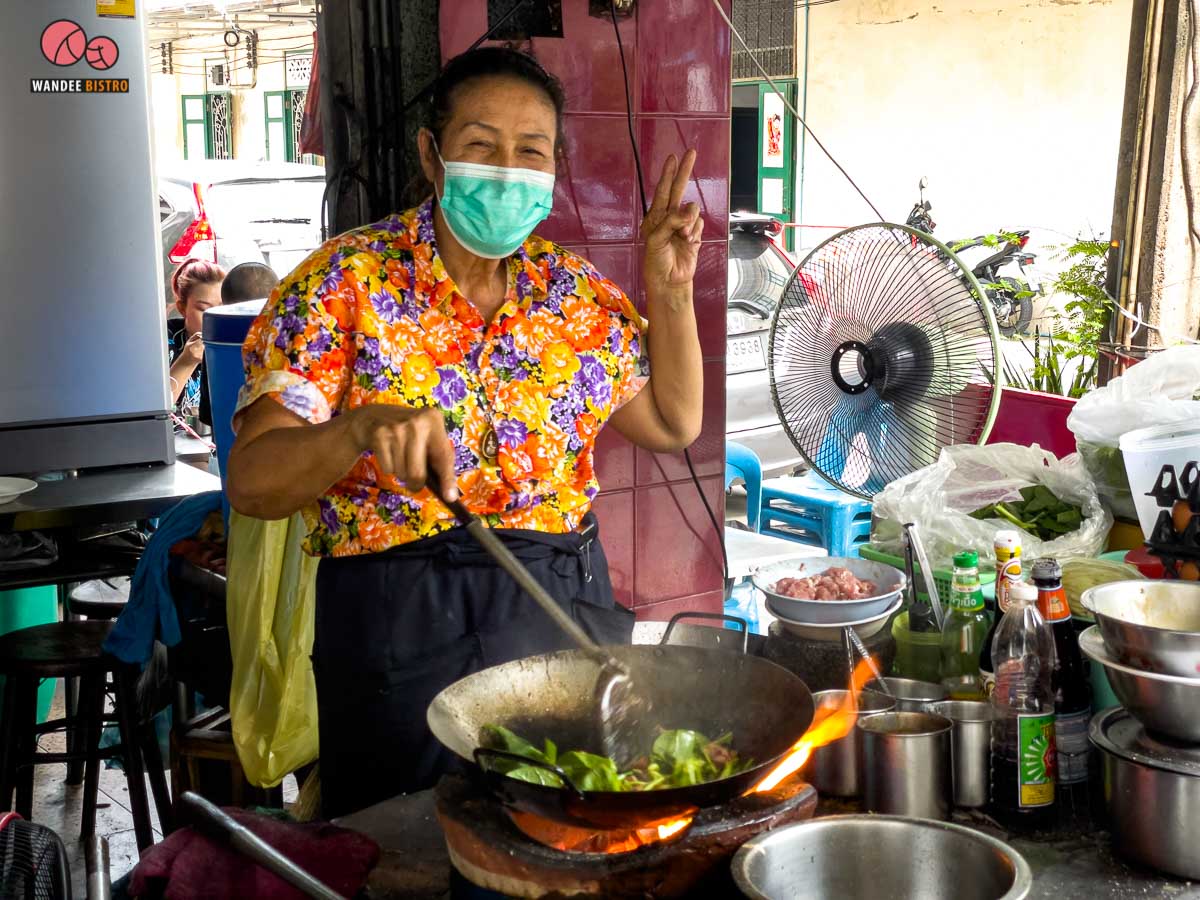 ไท้เฮงหลี อาหารตามสั่งจากเตาถ่านหอมๆ …ร้านเก่าแก่ย่านบ้านหม้อ