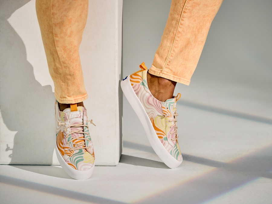 4 จุดเด่นน่าครอบครอง! Keds คอลเลคชั่นใหม่ Kickback ใส่นุ่มสบายฝ่าเท้า แต่มีความทนทานขั้นสุด