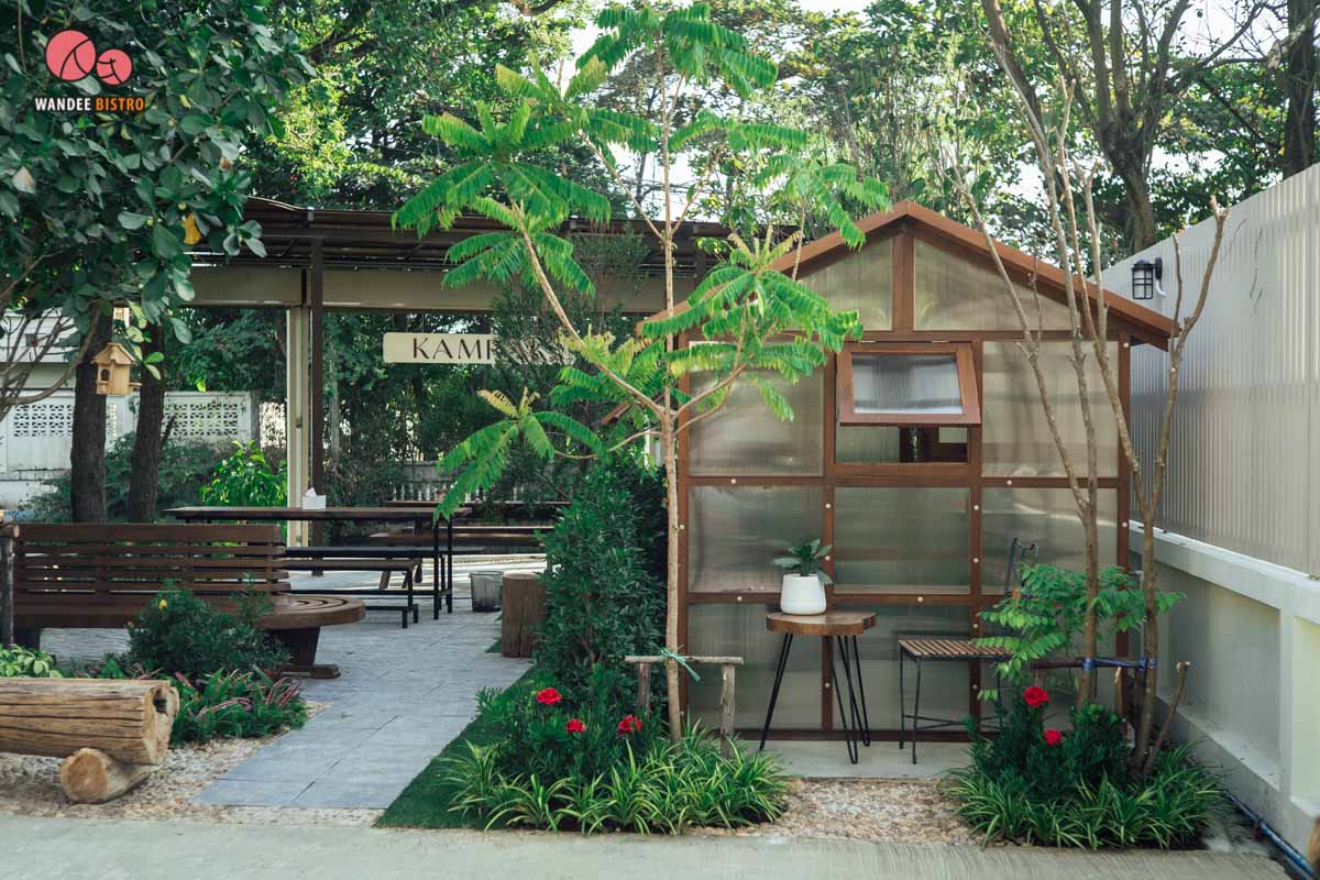 Kamrak - คำรัก คาเฟ่สไตล์โฮมมี มีวิวติดริมน้ำรับลมเย็นๆ ร้านสวยย่านเพชรเกษม Kamrak - คำรัก คาเฟ่สไตล์โฮมมี มีวิวติดริมน้ำรับลมเย็นๆ ร้านสวยย่านเพชรเกษม