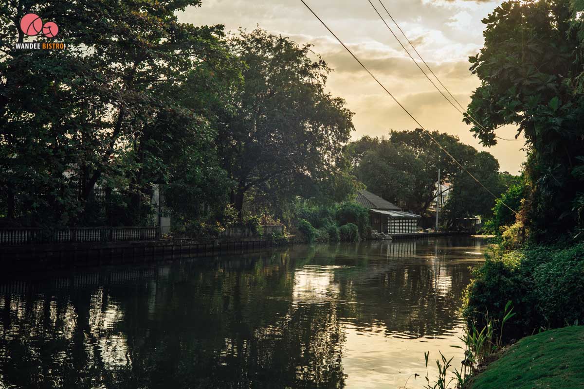 Kamrak - คำรัก คาเฟ่สไตล์โฮมมี มีวิวติดริมน้ำรับลมเย็นๆ ร้านสวยย่านเพชรเกษม Kamrak - คำรัก คาเฟ่สไตล์โฮมมี มีวิวติดริมน้ำรับลมเย็นๆ ร้านสวยย่านเพชรเกษม