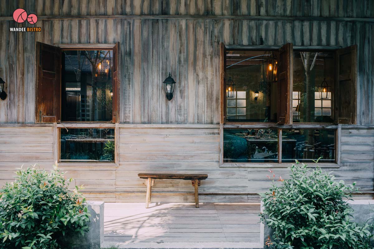 The Yard Restaurant ร้านอาหารสไตล์อีสเอเชีย-ยุโรป ในบ้านหลังใหญ่ที่สวยงามคลาสสิค The Yard Restaurant ร้านอาหารสไตล์อีสเอเชีย-ยุโรป ในบ้านหลังใหญ่ที่สวยงามคลาสสิค