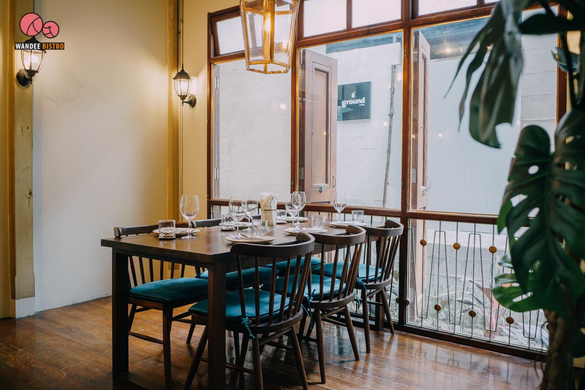 The Yard Restaurant ร้านอาหารสไตล์อีสเอเชีย-ยุโรป ในบ้านหลังใหญ่ที่สวยงามคลาสสิค The Yard Restaurant ร้านอาหารสไตล์อีสเอเชีย-ยุโรป ในบ้านหลังใหญ่ที่สวยงามคลาสสิค
