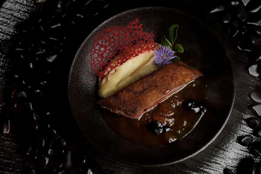 ไมค์ พิรัชต์ จับธุรกิจร้านอาหารญี่ปุ่น Fine Dining ชวนเปิดโลกใต้พิภพ ที่ Mazu BKK