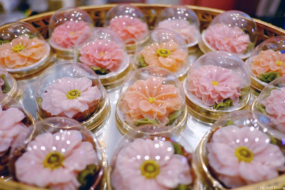 จิบชากับขนมไทย ใกล้ชิดหมู่ดอกไม้กลางกรุง ณ Marie Truly Thai Taste.