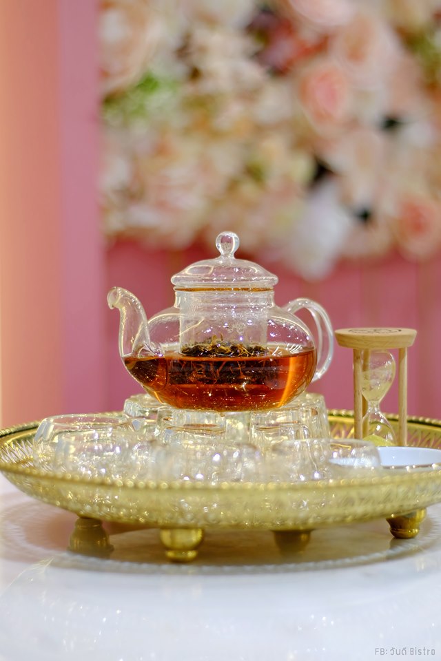 จิบชากับขนมไทย ใกล้ชิดหมู่ดอกไม้กลางกรุง ณ Marie Truly Thai Taste.