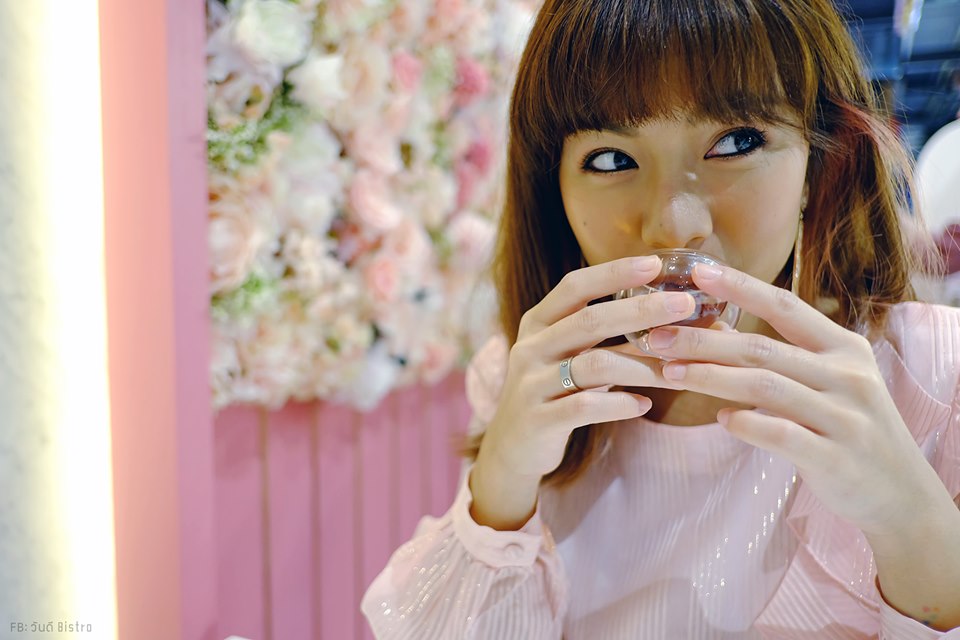 จิบชากับขนมไทย ใกล้ชิดหมู่ดอกไม้กลางกรุง ณ Marie Truly Thai Taste.