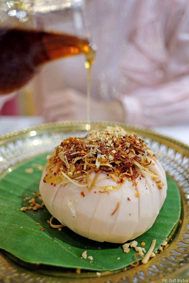 จิบชากับขนมไทย ใกล้ชิดหมู่ดอกไม้กลางกรุง ณ Marie Truly Thai Taste.