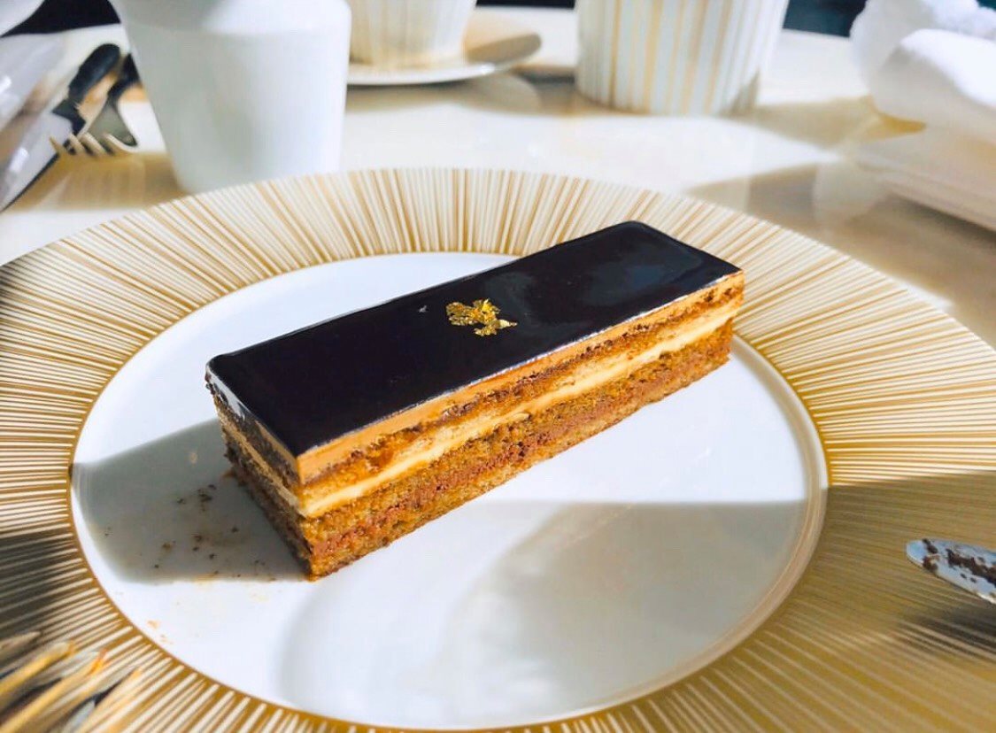 Café le V & Sugalabo V คาเฟ่และร้านอาหารแห่งแรก จาก Louis Vuitton