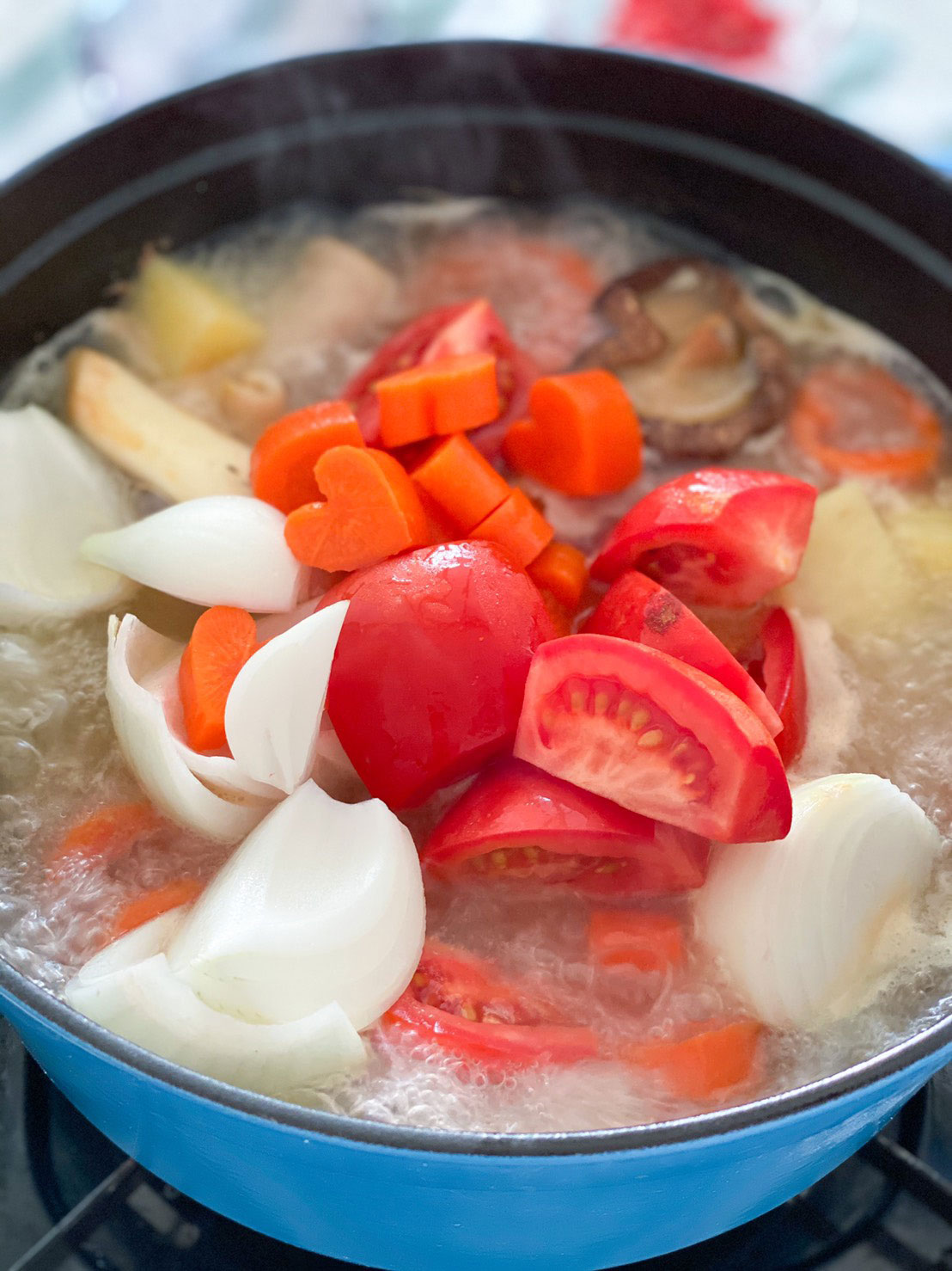 ซุปไก่สมุนไพรจีน ไล่โควิด สูตรอาหาร By Ying Happykulchaya