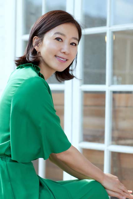 6 เคล็ดลับความสวย Kim Hee Ae จากซีรี่ส์ A World of Married Couple อายุเลข 5 แต่หน้าเด้งใสปิ๊ง