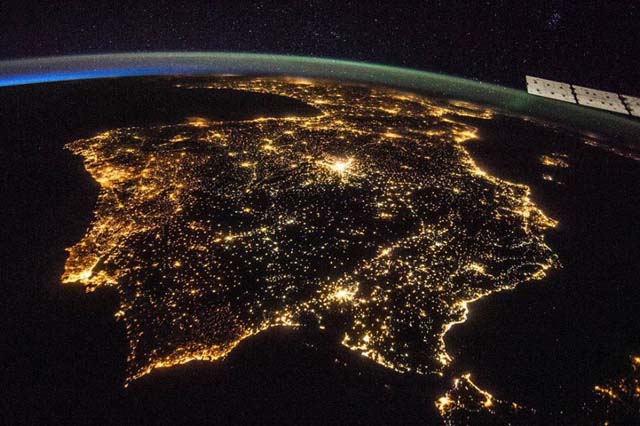 OMG!! ภาพถ่ายโลก จากมุมมองเมื่ออยู่นอกโลก สวยงามมาก