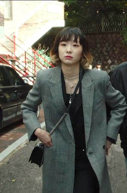 แฟชั่นสไตล์ คิมดามี itaewon class สาวหมวยสุดมั่นกับผมสั้น Dip Dye Hair มาแต่งตามกันเถอะ! แฟชั่นสไตล์ คิมดามี itaewon class สาวหมวยสุดมั่นกับผมสั้น Dip Dye Hair มาแต่งตามกันเถอะ!