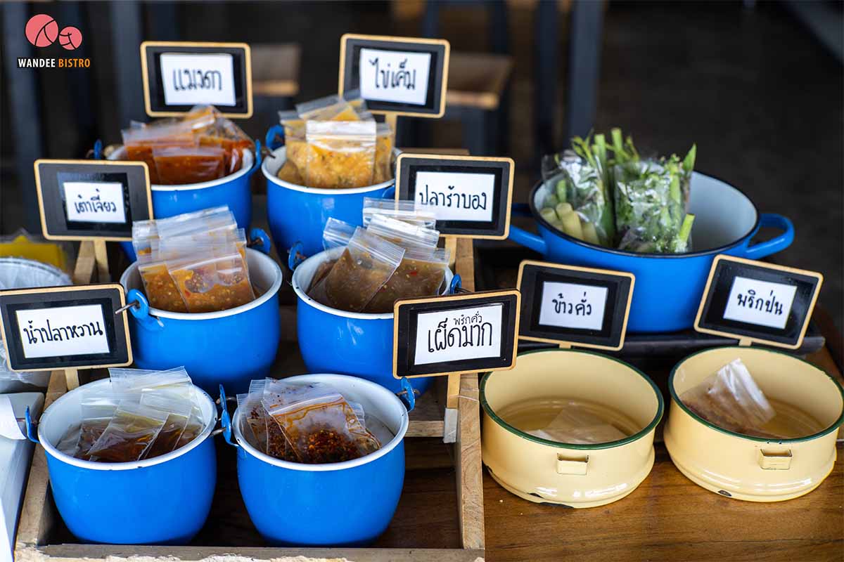 คอหมูพระราม 5 แจกข้าวฟรี !! แจกให้ผู้ที่ได้รับวิกฤตโควิด-19