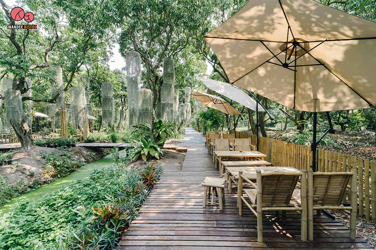 Poomjai Garden ภูมิใจการ์เด้นท์ - ร้านคาเฟ่ในสวนลิ้นจี่ พักผ่อนกับบรรยากาศธรรมชาติ ท่ามกลางต้นไม้นานาพันธุ์