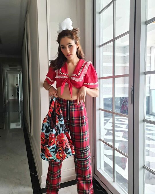 ส่องแฟชั่นแม่ชม ชมพู่ อารยา คุณแม่ที่แซ่บที่สุดแห่งยุค 2020