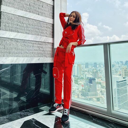 ส่องแฟชั่นแม่ชม ชมพู่ อารยา คุณแม่ที่แซ่บที่สุดแห่งยุค 2020