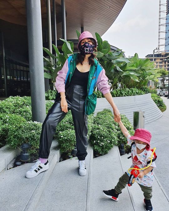 ส่องแฟชั่นแม่ชม ชมพู่ อารยา คุณแม่ที่แซ่บที่สุดแห่งยุค 2020