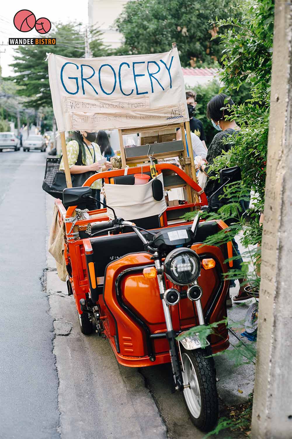 The Yard Grocery - รถพุ่มพวงตลาดเคลื่อนที่ ในชุมชนอารีย์