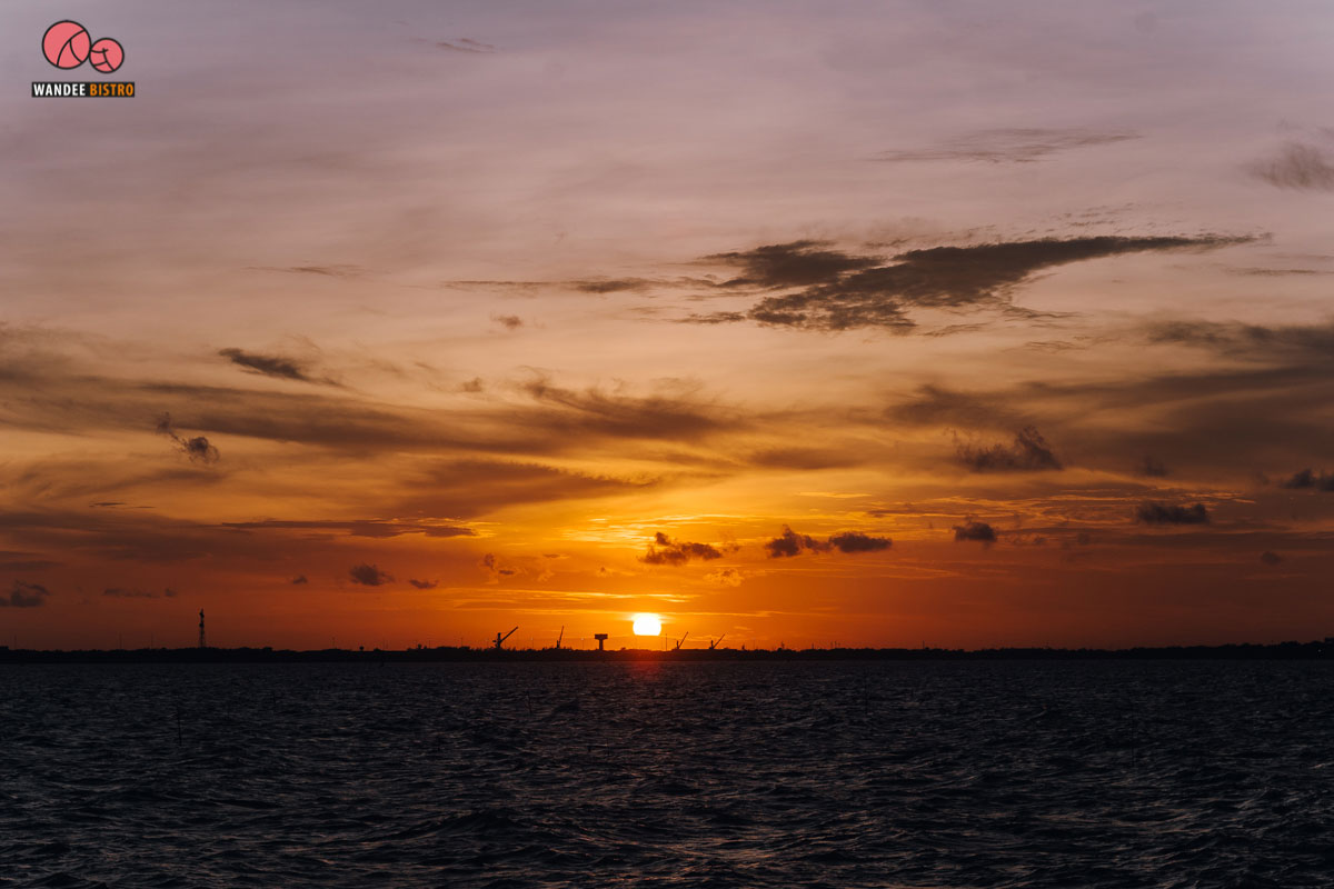 คาเฟ่เซรามิกสุดเก๋ Afternoon bangpu ไปนั่งรับลมทะเล ถ่ายรูปเก๋ ๆ ดื่มด่ำเมนูอร่อยกัน