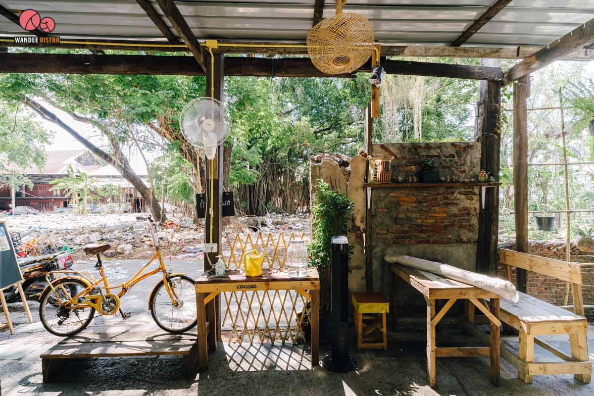 Deep Root Cafe ดิบ เท่ ในย่านสมเด็จเจ้าพระยา Deep Root Cafe ดิบ เท่ ในย่านสมเด็จเจ้าพระยา