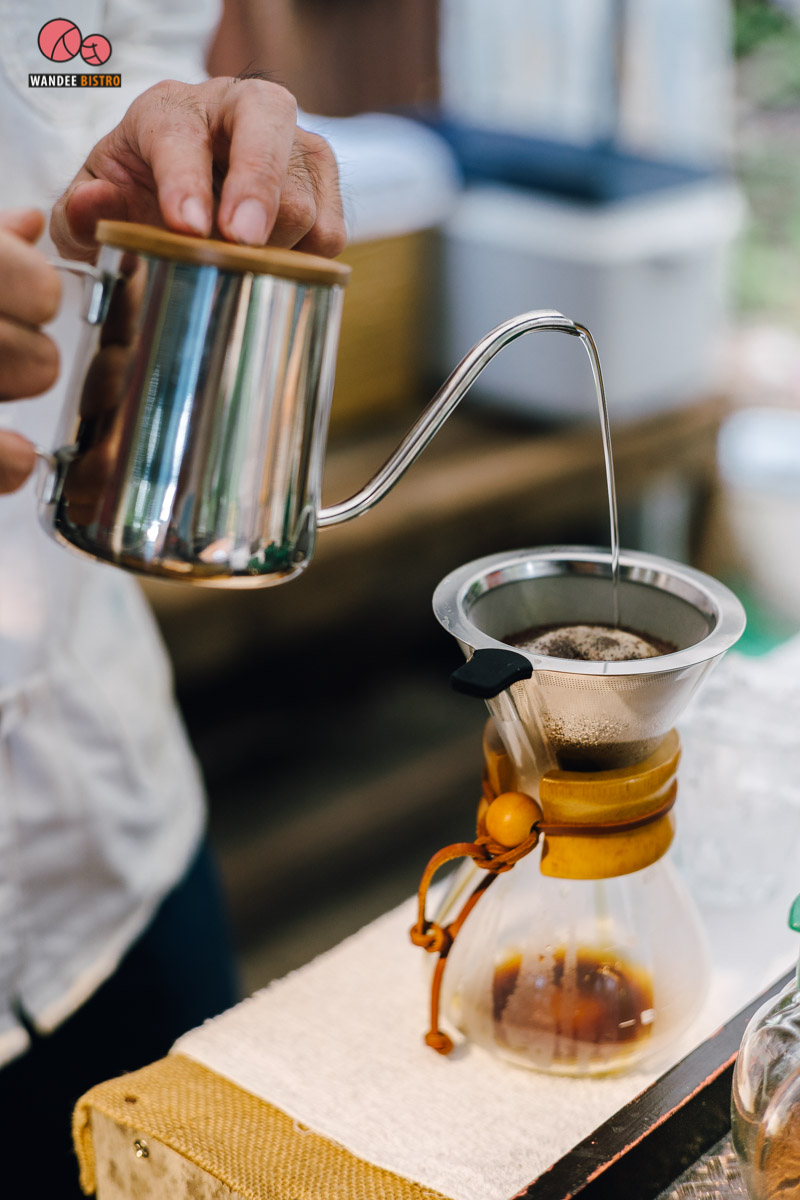 Deep Root Cafe ดิบ เท่ ในย่านสมเด็จเจ้าพระยา