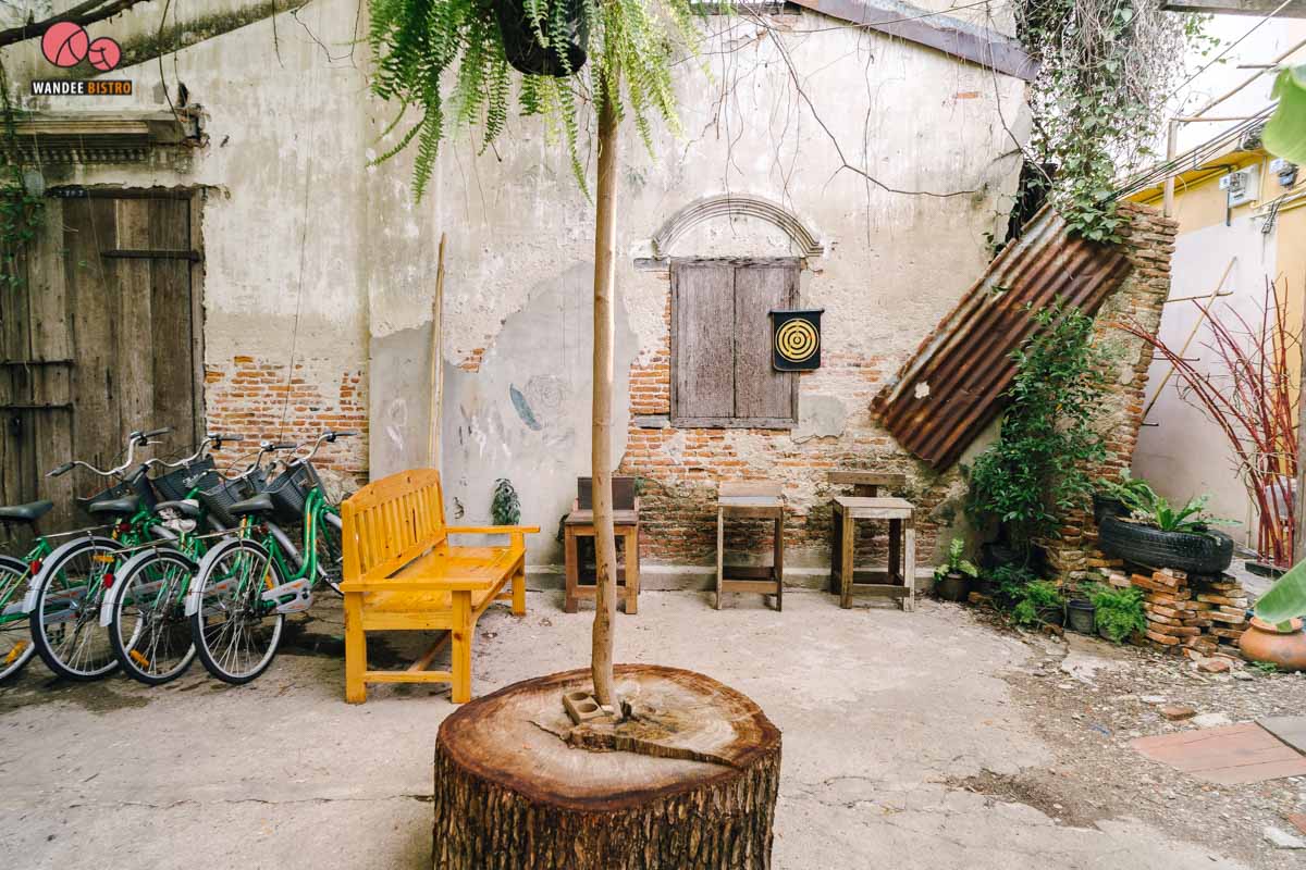 Deep Root Cafe ดิบ เท่ ในย่านสมเด็จเจ้าพระยา Deep Root Cafe ดิบ เท่ ในย่านสมเด็จเจ้าพระยา