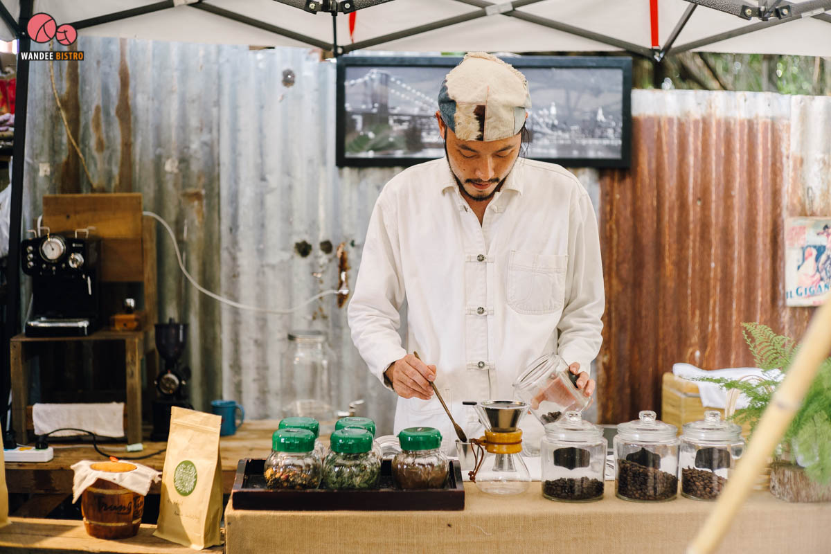 Deep Root Cafe ดิบ เท่ ในย่านสมเด็จเจ้าพระยา Deep Root Cafe ดิบ เท่ ในย่านสมเด็จเจ้าพระยา