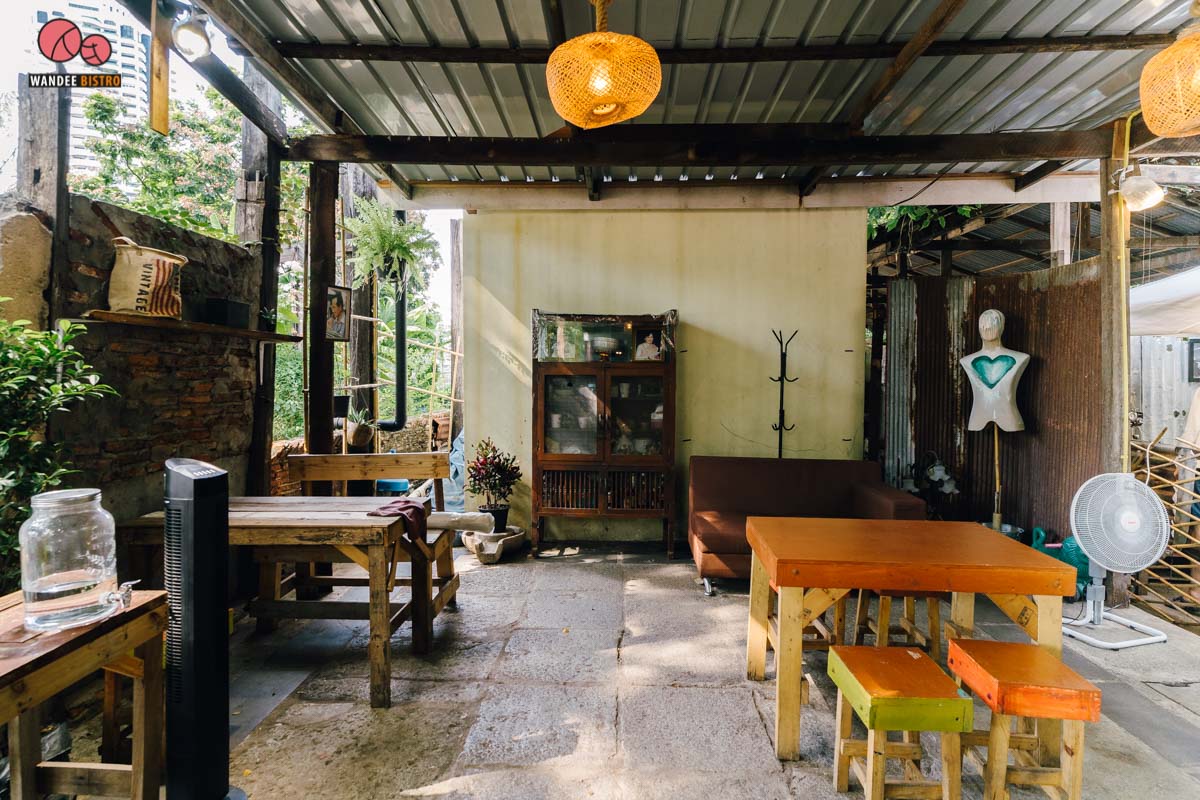 Deep Root Cafe ดิบ เท่ ในย่านสมเด็จเจ้าพระยา Deep Root Cafe ดิบ เท่ ในย่านสมเด็จเจ้าพระยา