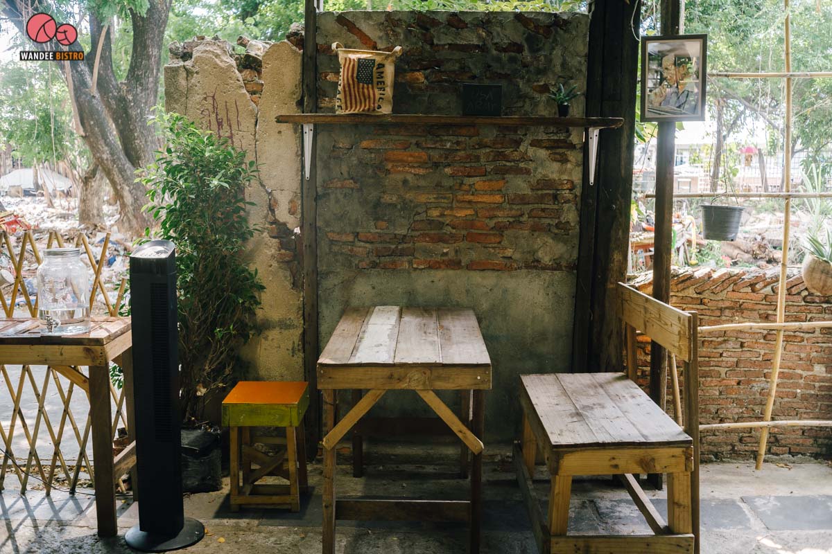 Deep Root Cafe ดิบ เท่ ในย่านสมเด็จเจ้าพระยา Deep Root Cafe ดิบ เท่ ในย่านสมเด็จเจ้าพระยา