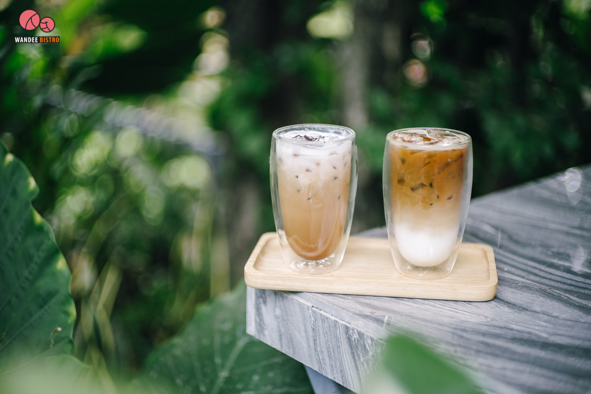 Another Home Cafe คาเฟ่สไตล์ glass house ในบรรยากาศสีเขียว