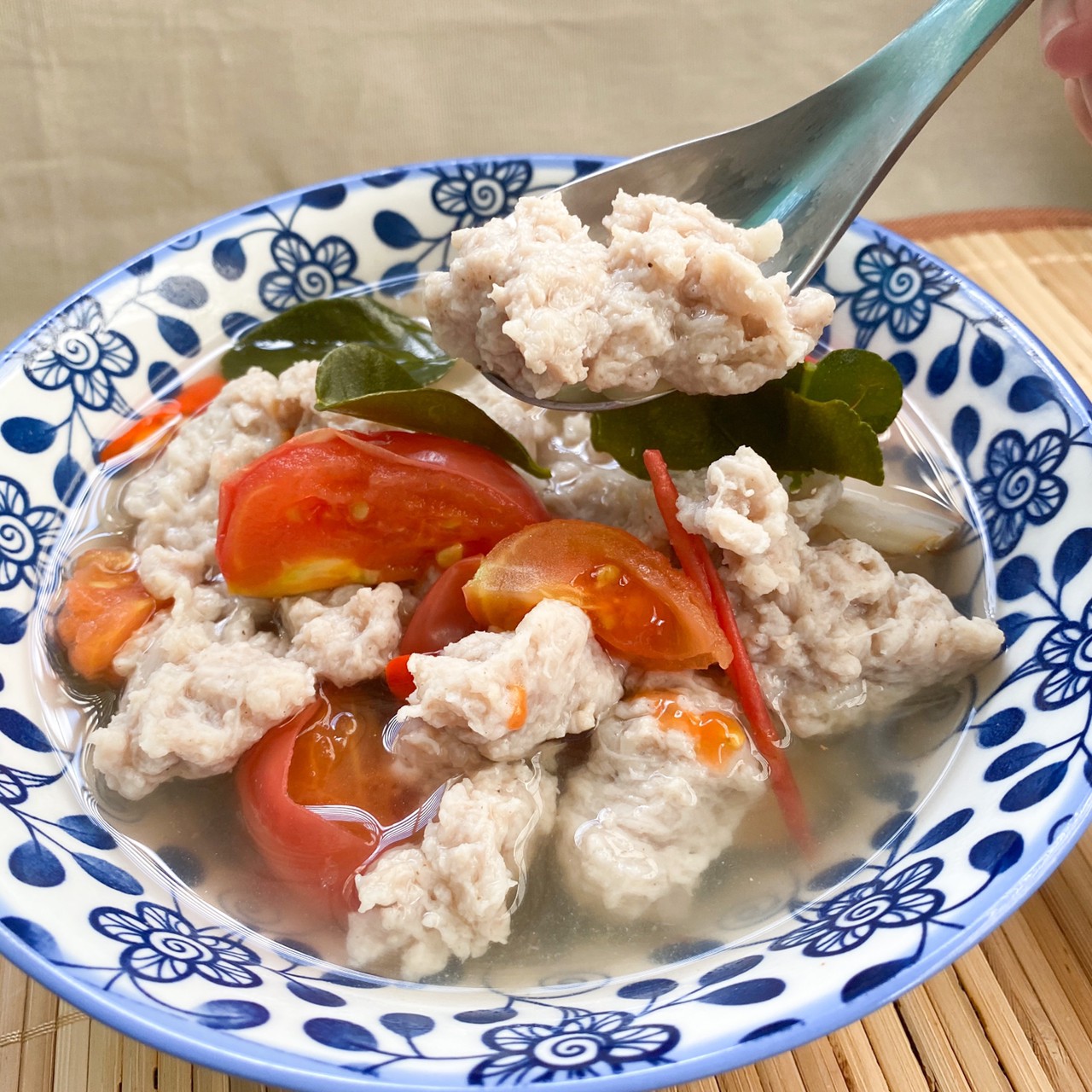 ต้มยำหมูเด้ง สูตรน้ำใสแต่รสเจ็บ ทำง่ายไม่ยุ่งยาก