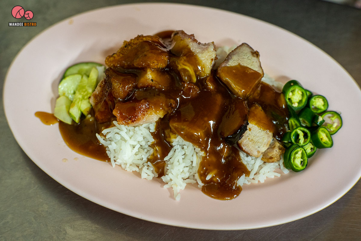หมูแดงนายไซ ตำนานหมูกรอบที่ต้องไปพิสูจน์