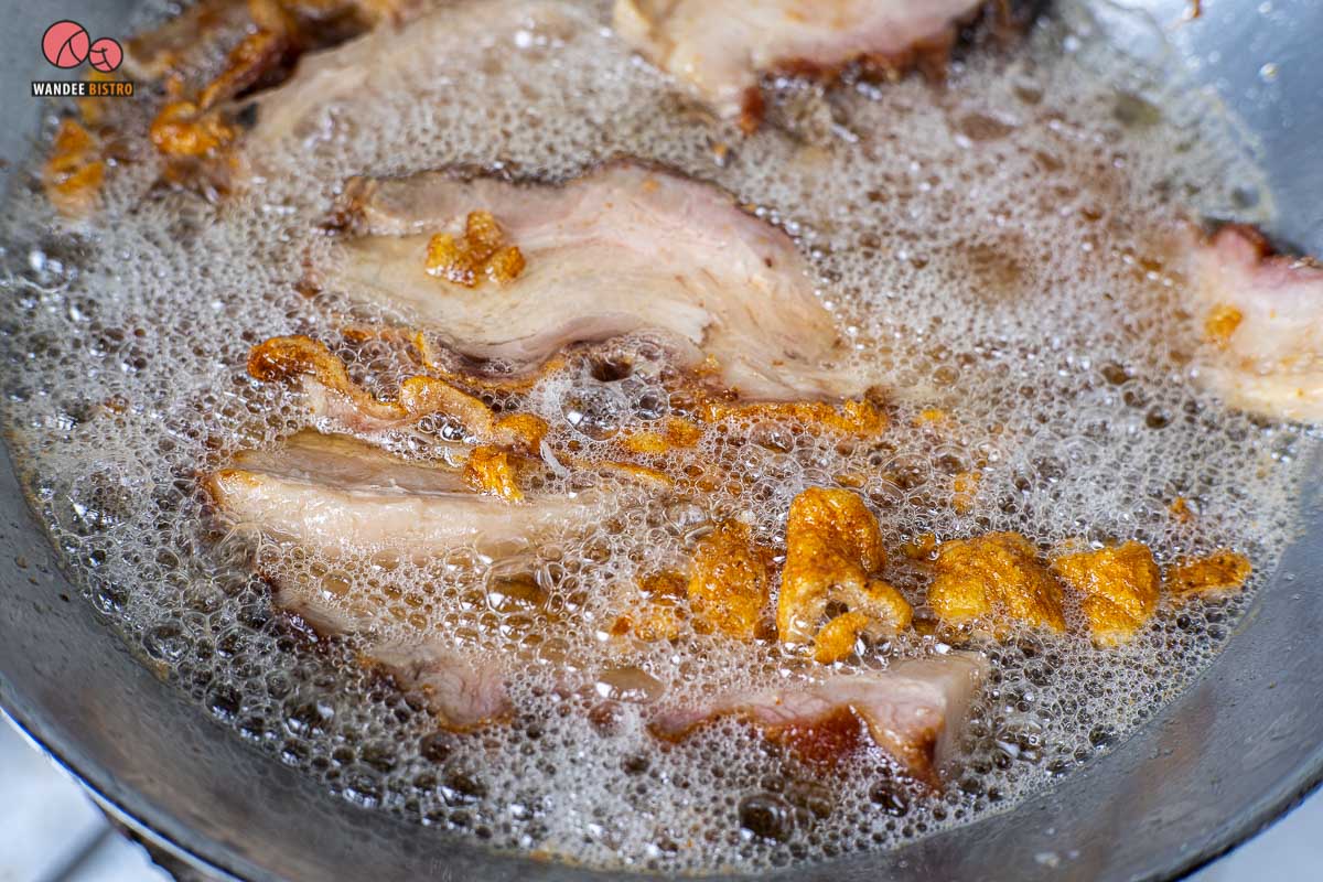 หมูแดงนายไซ ตำนานหมูกรอบที่ต้องไปพิสูจน์