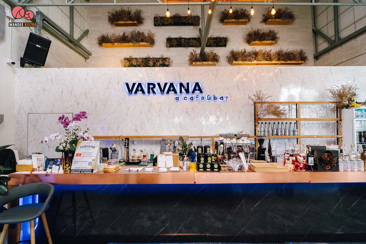 Varvana a Café & Bar คาเฟ่สไตล์ทรอปิคอลสุดร่มรื่น